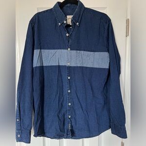 AEO Men’s Denim Button-Up